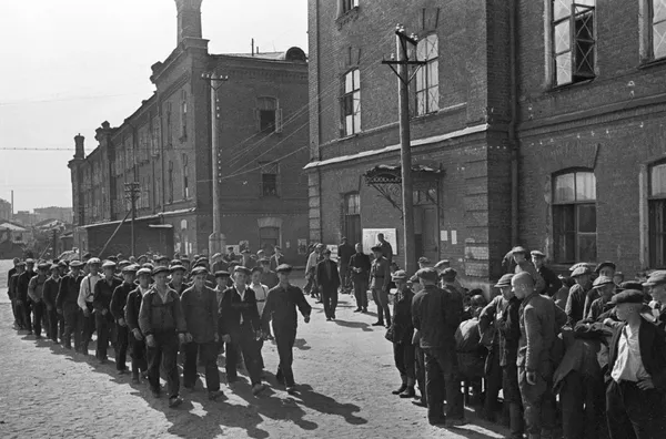 兵士動員。新規に召集された兵士たち。1941年6月23日、モスクワにて - Sputnik 日本
