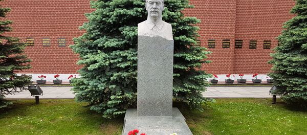 クレムリン・ネクロポリスにあるヨシフ・スターリンの墓。1987年12月18日－1953年3月5日 - Sputnik 日本