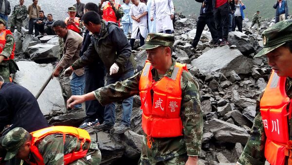中国山崩れ、救出作業続く　１１０人不明と発表 - Sputnik 日本