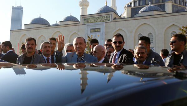 Президент Турции Реджеп Тайип Эрдоган после утренней молитвы в Стамбуле - Sputnik 日本