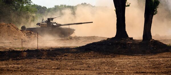 シリア　ロシア製戦車を「ダーイシュ（ＩＳ）」が追跡する動画がネットに【動画】 - Sputnik 日本