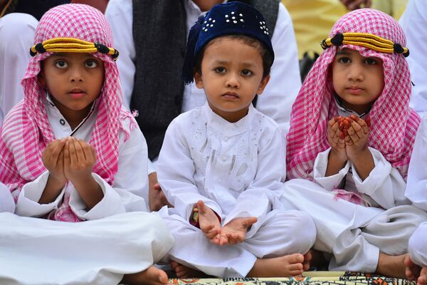 バンガロールでの礼拝に参加するインドのイスラム教徒の子供たち。 - Sputnik 日本
