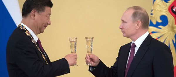 プーチン大統領、習国家主席にロシア最高勲章を授与 - Sputnik 日本