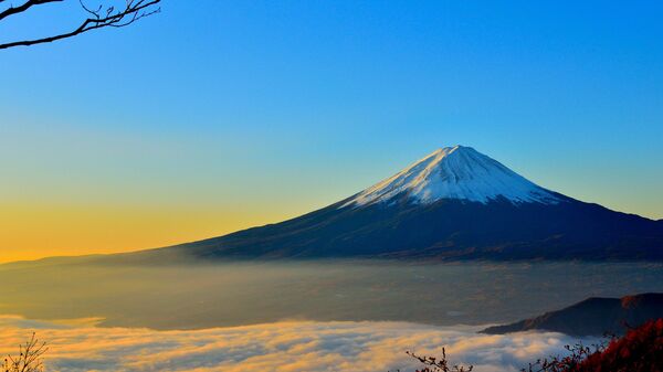 富士山の初冠雪、気温上昇で取り消し　気象庁が発表 - Sputnik 日本