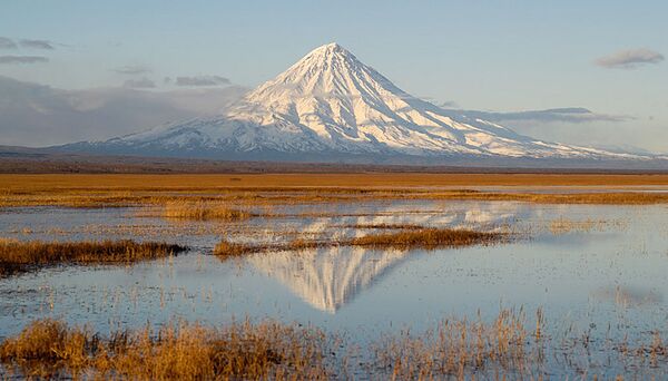 これはもちろん、富士山ではありませんが、富士山のコアなファンで富士山を真似する、カムチャッカのコロノツキー火山です。 - Sputnik 日本