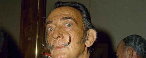 サルヴァドール・ダリの実子称した女性、遺体掘り起こし費用の支払い命じられる サルヴァドール・ダリの実子称した女性、遺体掘り起こし費用の支払い命じられる - Sputnik 日本