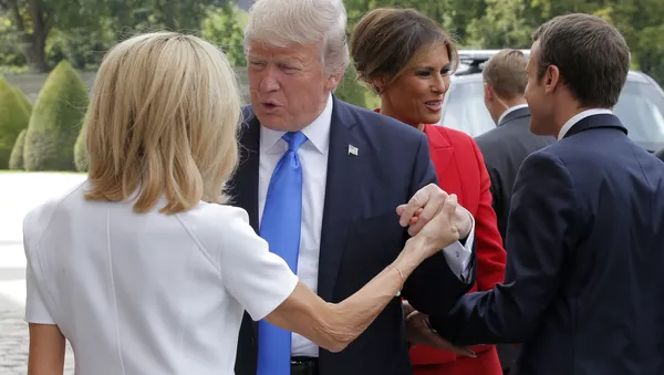 トランプ大統領　仏大統領夫人の体形に賛辞【動画】 - Sputnik 日本