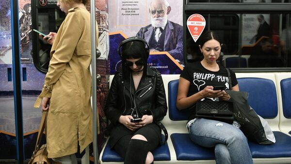 性差別：モスクワ地下鉄の新たなアナウンスに利用者たちが憤慨 - Sputnik 日本