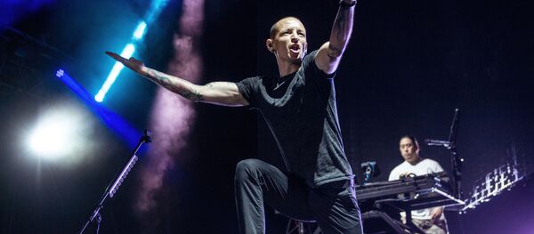 リンキン・パークの新クリップ ベニントン死の直前に発表で視聴200万回以上 リンキン・パークの新クリップ ベニントン死の直前に発表で視聴200万回以上 - Sputnik 日本