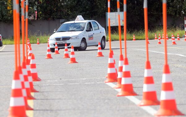 教習所で訓練 教習所で訓練 - Sputnik 日本