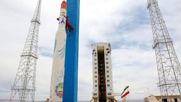 イラン、新型ロケット試射成功　「弾道ミサイル開発の継続だ」と米反発 - Sputnik 日本