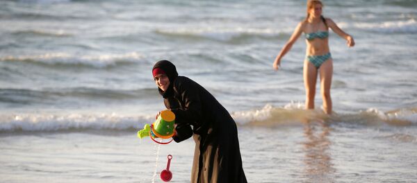 ブルキニとビキニ ブルキニとビキニ - Sputnik 日本