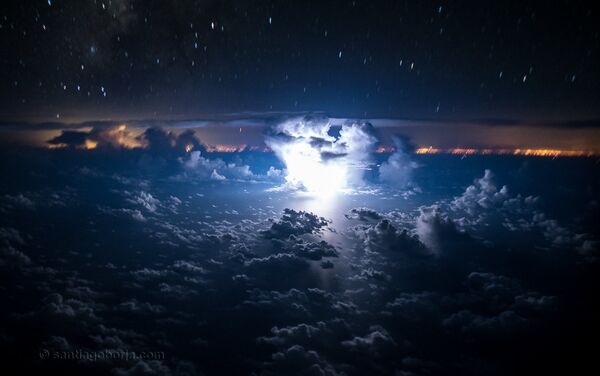 「嵐は私のお気に入りの現象で、雷は写真撮影の最高のオブジェクトだ」 - Sputnik 日本