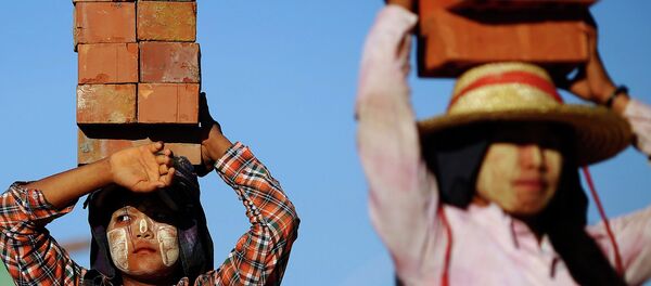 ミャンマー 武装勢力と衝突で犠牲者400人に 3万8千人が避難 ミャンマー 武装勢力と衝突で犠牲者400人に 3万8千人が避難 - Sputnik 日本