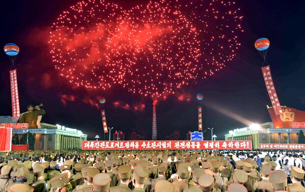 ６日、ピョンヤンの住民たちは、大陸間弾道ミサイル用の水爆弾頭実験の成功を祝った - Sputnik 日本