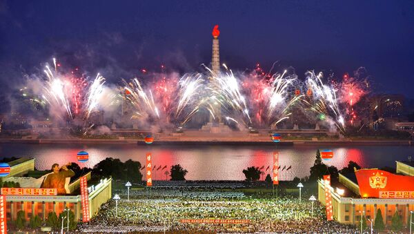 平壌で軍人と市民の大規模な祝賀大会が開かれる - Sputnik 日本