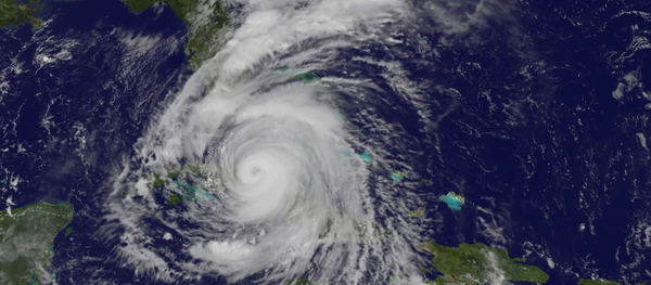 「道路が川に」　ハリケーン「イルマ」による米フロリダ被害【動画】 - Sputnik 日本