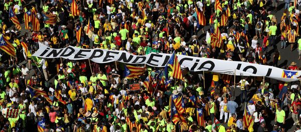 スペイン中央政府、カタルーニャ独立住民投票に反発 「非常事態」押し付け【写真】 スペイン中央政府、カタルーニャ独立住民投票に反発 「非常事態」押し付け【写真】 - Sputnik 日本