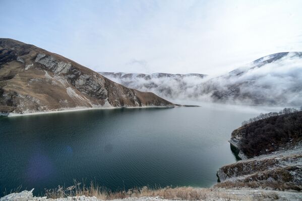 チェチェン共和国ヴェデンスキー地区の高山にあるカゼノイ・アム湖 - Sputnik 日本