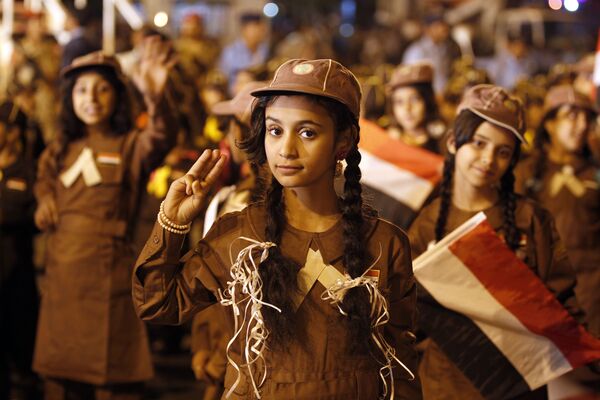 イエメン、サナアで1962年革命記念パレードに参加するガールスカウト - Sputnik 日本