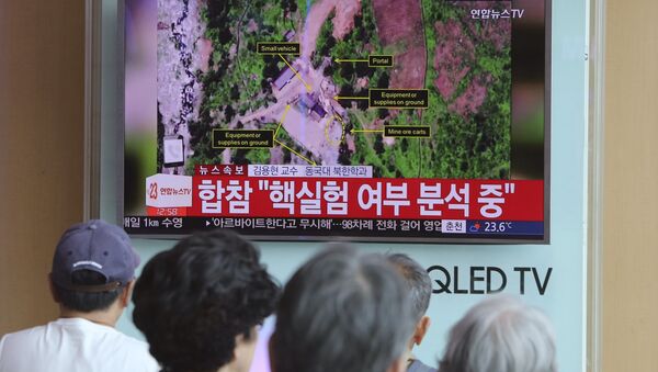 韓国、北朝鮮による核実験を巡るニュースを見る人々（アーカイブ） - Sputnik 日本