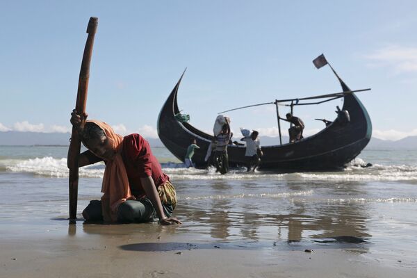 バングラデシュのテクナフの浜に上陸したロヒンギャの難民 - Sputnik 日本