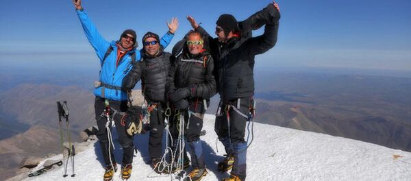 ８７歳のロシア人　エルブルス山登頂の世界記録更新 - Sputnik 日本