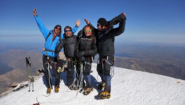 ８７歳のロシア人　エルブルス山登頂の世界記録更新 - Sputnik 日本