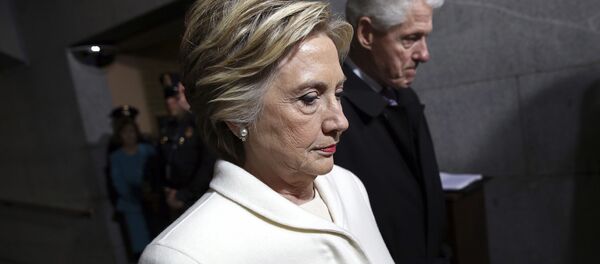 ビル、ヒラリー・クリントン夫妻 ビル、ヒラリー・クリントン夫妻 - Sputnik 日本
