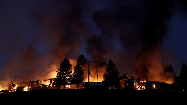 米カリフォルニア州の山火事で１５人死亡　【動画・写真】 - Sputnik 日本