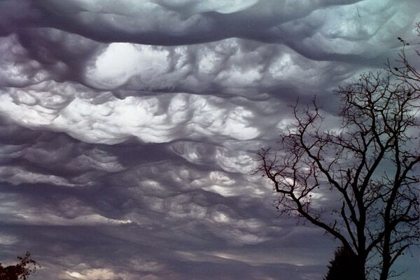 アスペラトゥス（アスペリタス）波状雲　米ミズーリ州上空 - Sputnik 日本