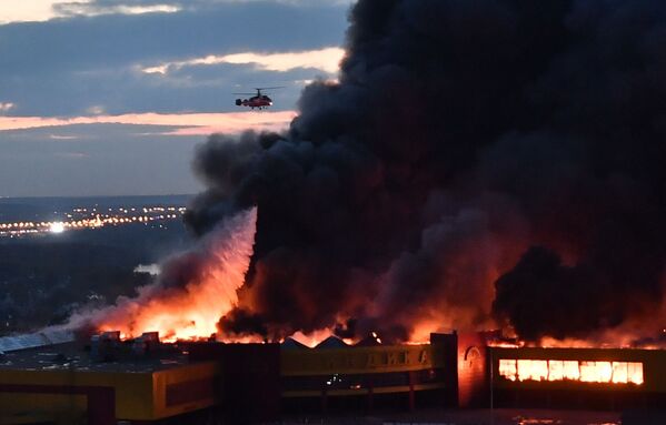 モスクワの商業施設「シンディカ」で起きた火事 - Sputnik 日本