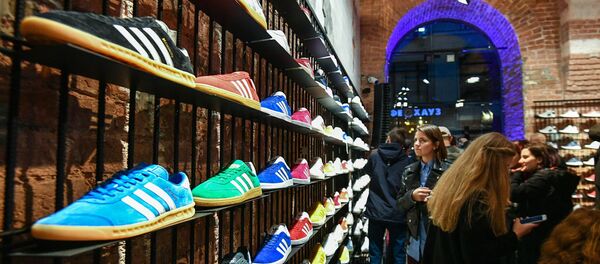 アディダス - Sputnik 日本