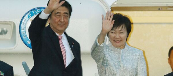 安倍首相 昭恵夫人にペット用サプリを渡したらずっと飲んでいたと語る 安倍首相 昭恵夫人にペット用サプリを渡したらずっと飲んでいたと語る - Sputnik 日本