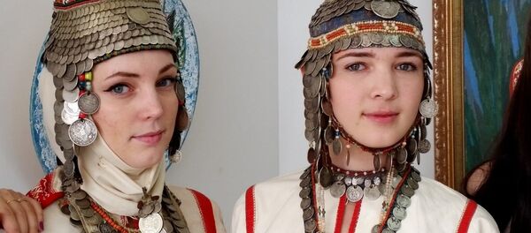 チュヴァシの伝統衣装をまとった女性たち - Sputnik 日本