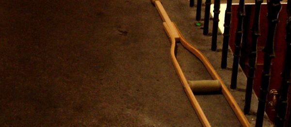 下半身麻痺の患者が電気刺激で立てるように 下半身麻痺の患者が電気刺激で立てるように - Sputnik 日本