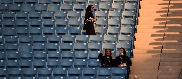 サウジ 女性、2018年から競技場へ入場解禁へ サウジ 女性、2018年から競技場へ入場解禁へ - Sputnik 日本