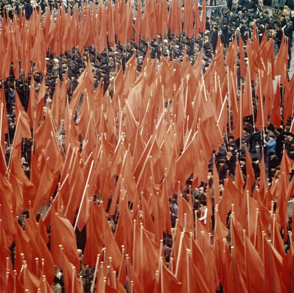 １９７６年の第５９回十月社会主義者大革命を記念した赤の広場での労働者たちのデモンストレーション, 1976 год - Sputnik 日本