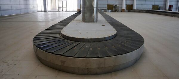 マイアミ空港で乗客が荷物用レーンから離着陸上に侵入 - Sputnik 日本