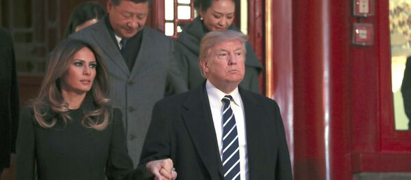 楊中国外相がトラップでお出迎え　トランプ大統領の訪中スタート - Sputnik 日本