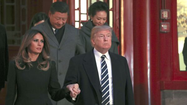 楊中国外相がトラップでお出迎え　トランプ大統領の訪中スタート - Sputnik 日本