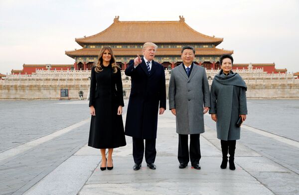 トランプ大統領とその妻メラニア夫人　習近平国家主席と彭麗媛夫人と紫禁城を訪問 - Sputnik 日本