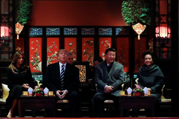 北京の紫禁城で京劇を観賞するトランプ大統領夫妻と習国家主席夫妻 - Sputnik 日本
