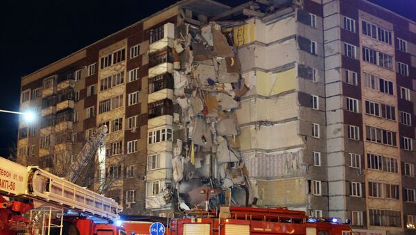 イジェフスクでアパートの入り口が崩壊　死者６人 - Sputnik 日本