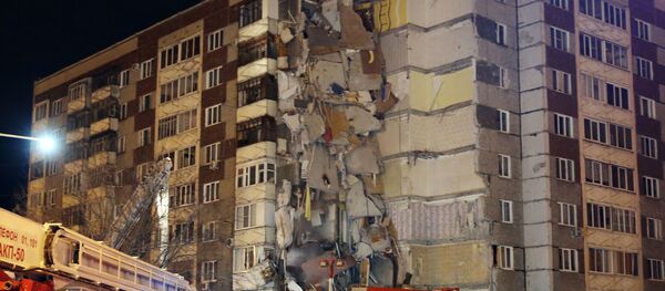 イジェフスクでアパートの入り口が崩壊　死者６人 - Sputnik 日本