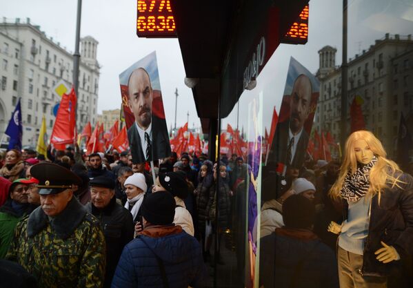 １０月革命１００周年を記念しロシア共産党がモスクワで催した行進 - Sputnik 日本