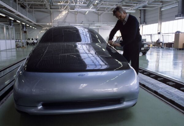 未来の自動車のプロトタイプはヴォルガ自動車工場科学技術センターで開発された。1993年 - Sputnik 日本