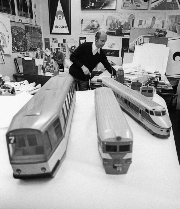 リガ車両工場デザイン事務所の主任専門家の一人A.ブリエディスが新たな設計に取り組む。1983年 - Sputnik 日本