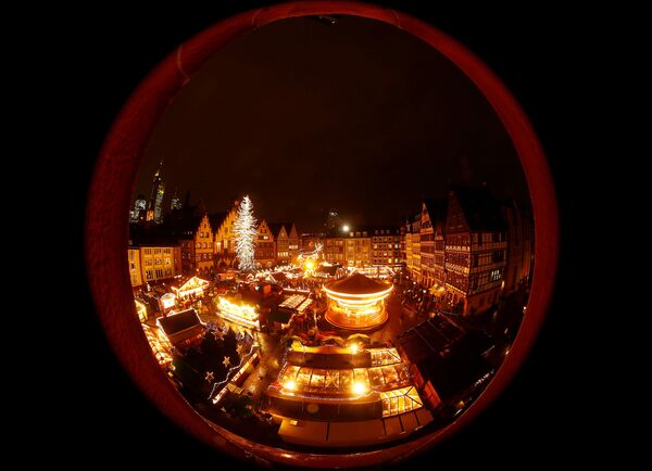 ドイツ・フランクフルトの恒例のクリスマスマーケットの風景 - Sputnik 日本