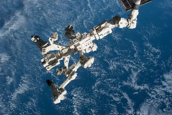 国際宇宙ステーション(ISS)のモービルサービスシステム「カナダアーム2」 国際宇宙ステーション(ISS)のモービルサービスシステム「カナダアーム2」 - Sputnik 日本